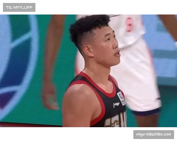 深圳马可波罗对阵浙江广厦 贺希宁全面表现对抗胡金秋内线